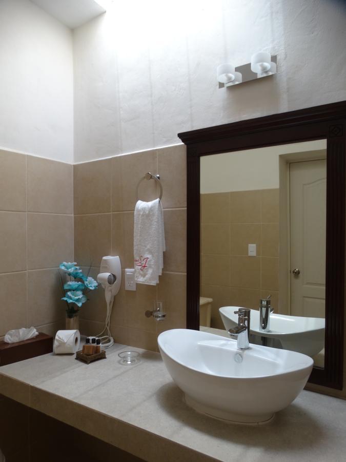 Casa San Juan Bed & Breakfast Merida Bagian luar foto